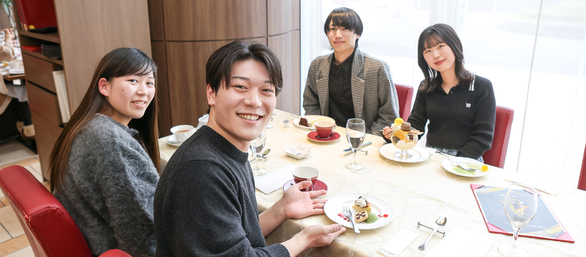 ホンネの座談会風景